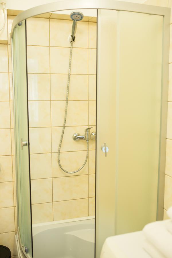 Romantic Apartment In The Center Of Old Lviv Luaran gambar